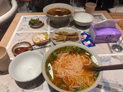 -粉八·云南米线·建水烧烤(常熟路店)