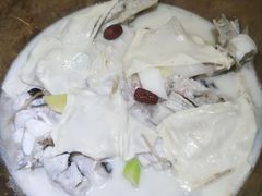 -滇香肴·云南菜蒸汽石锅鱼(云南北路店)