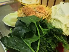 -洞庭洲·防空洞火锅·烧烤·铜锅涮肉(新百广场店)