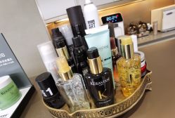 -变画·发型STUDIO