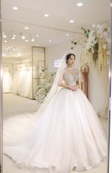 -台湾蔡美月婚纱租赁