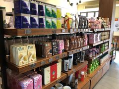 零售区-星巴克臻选(成都宽窄巷子店)