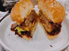 夏威夷牛肉汉堡-shark burger·鲨鱼汉堡(交子大道店)