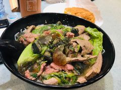 豬潤牛肉皮蛋芫茜米粉-华嫂冰室(尖沙咀店)