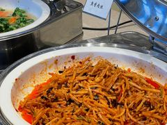 -南郊宾馆·风味自助餐厅·山东十六地市特色菜