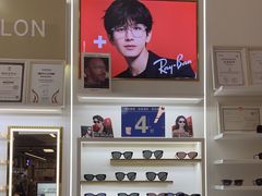 -美式眼镜·授权蔡司.依视路.尼康.豪雅.明月(南翔印象城店)