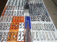 -美式眼镜·授权蔡司.依视路.尼康.豪雅.明月(南翔印象城店)