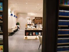 -钟书阁(群光广场店)
