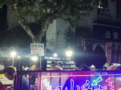 -吴山路夜市
