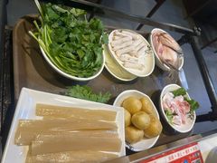 -德林酸菜鱼火锅(南丹店)
