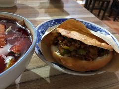 孜然夹馍-老字号杨坡红油米线腊汁肉夹馍(东四道巷店)
