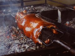 -黄记四更烤乳猪店