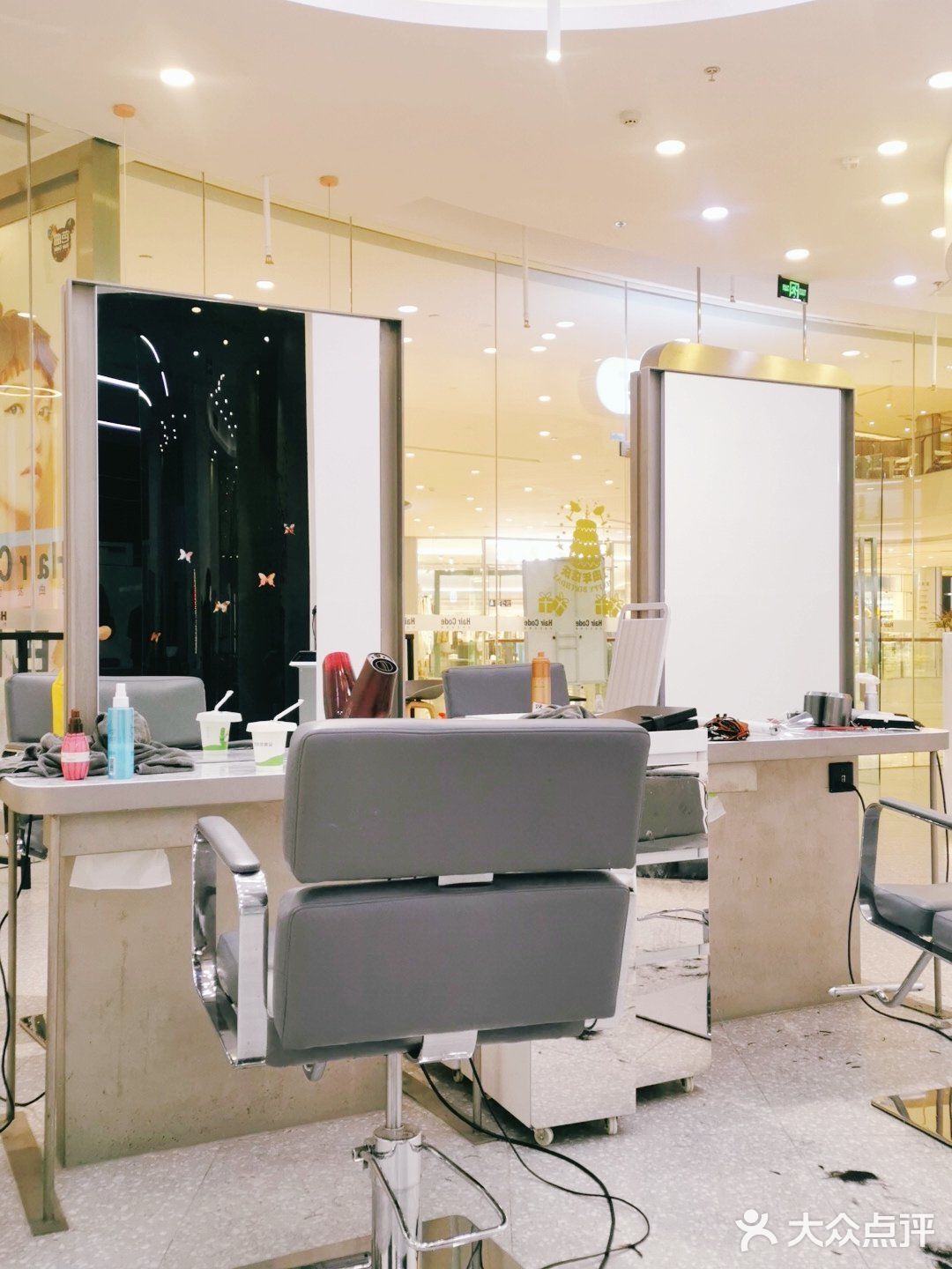 很久没有做头发了，上一次烫头发后变得太干燥了