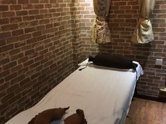 -莱蔻·圣灸堂·推拿艾灸(天山店)