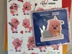 -瑞幸咖啡(岳家嘴地铁站店)