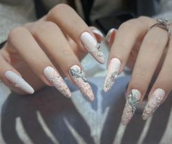 -Pink You美甲洗眉纹绣定制中心