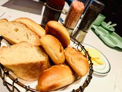 餐前包-Wolfgang’s Steakhouse 沃夫冈牛排馆(上海白玉兰广场店)