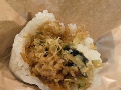 咸饭团肉松-弄堂咪道-饭香·面香·馄饨香(钦州北路田尚坊店)