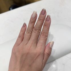 -悦指间美甲美睫