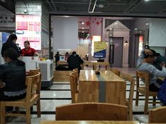 大堂-百年尹氏汤包(环球美食荟店)