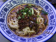 -渝之汇牛肉豌杂面