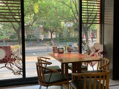 靠窗位-炖物24章·顺时轻养茶(杭州大厦店)