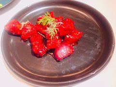 红酒泡沫牛仔粒-荟廷·晶萃(陆家嘴尚悦湾店)