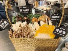 -鹿鸣山草本茶香火锅(园西路店)
