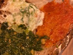 三种酱配酸面包-Mesa Madre梅萨妈妈·Bintana(国贸店)