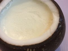 -志龙皇冠吃货椰子铺