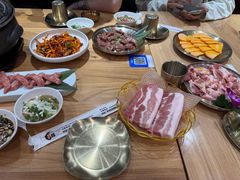 -青瓦餐厅·生鱼片·韩园烤肉(西塔店)