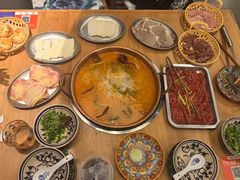 -洱火云南酸菜牛肉火锅(石景山当代商城店)