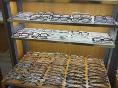 -优医视平价眼镜蔡司依视路折扣工厂店(德胜门店)