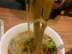 -万记麻辣烫国展总店