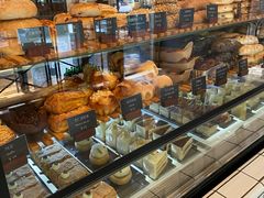 面包甜点陈列柜-81BAKERY(大学路店)