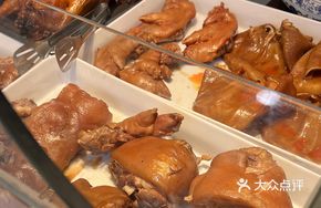 Sauce-Braised Pork Trotter