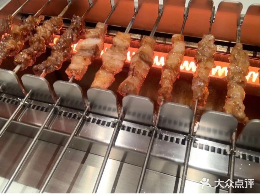 吃完饭两个人的脸都红扑扑的