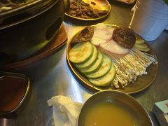 -胡悦里韩式烤肉(芝罘万达广场店)