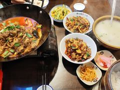 -富正毅三下锅·湘西韵味(天门山索道店)