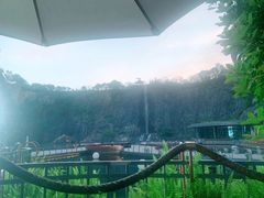 -上海佘山世茂艾美酒店