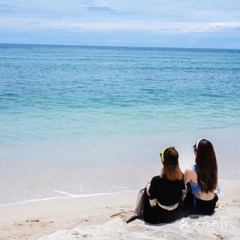 把沙滩和美景拍的非常的漂亮，修片质量