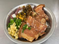 -梁阿婆廿年老牌扣肉糯米饭