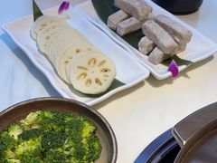 -喃喃椰·糟粕醋·椰子鸡火锅(七堡花园店)