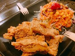 红不让特色鸡排沙拉-暖食光·台式家庭餐厅·生日主题店(万达店)