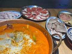 -洱火云南酸菜牛肉火锅(石景山当代商城店)