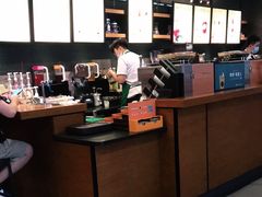 -星巴克(上海虹桥新天地二店)