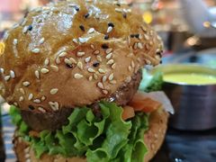 瀑布芝士牛肉汉堡-Let'sBURGERplus·非常创意汉堡(三里屯店)