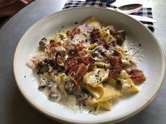 培根蘑菇手工宽面-ROAST coffee & eatery