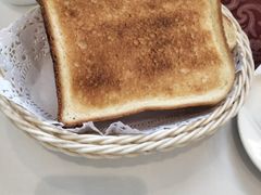 烤切片白面包-小白桦西餐厅