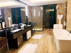 -广州天河希尔顿酒店